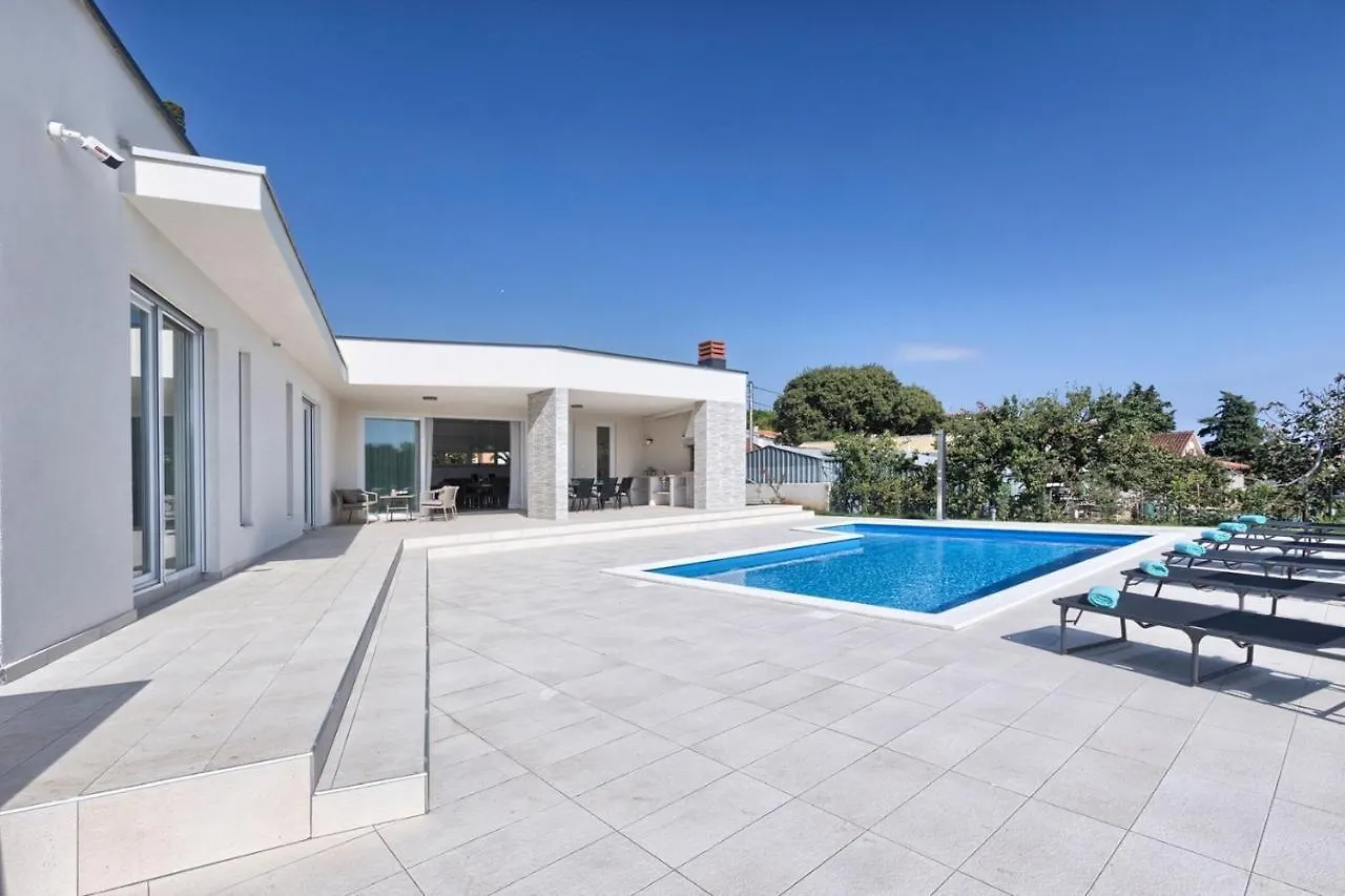 Vila Aura Pula